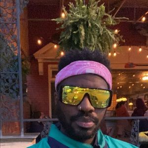 Meet your Posher, Wayne